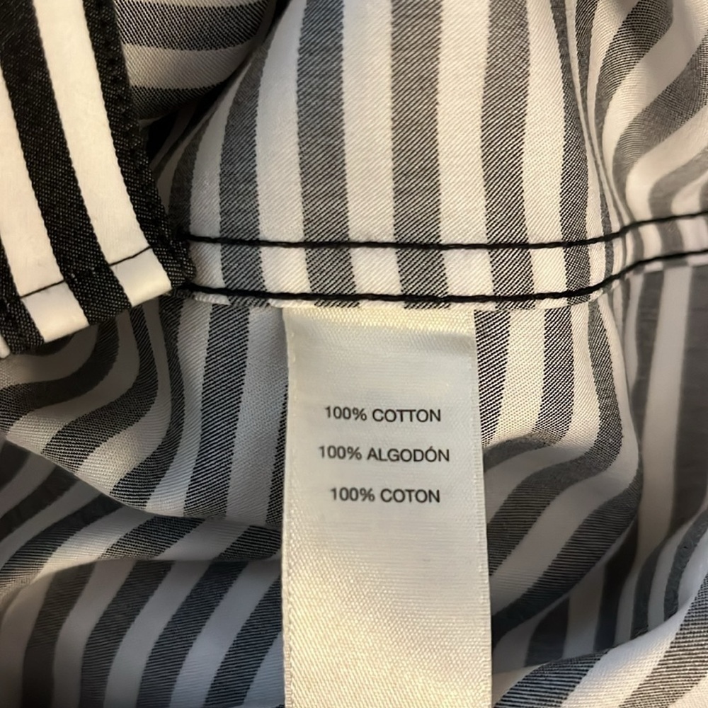 Chico’s long sleeved black and white striped blouse. Size Chico 0. - Picture 9 of 9